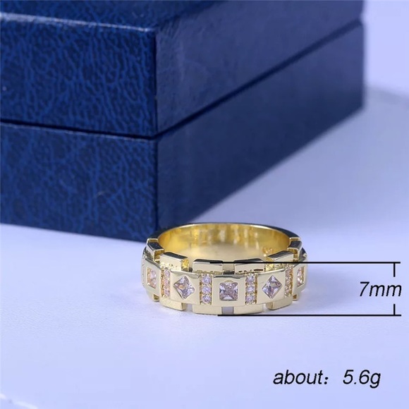 *NEW* Men’s Gold Wedding Band - Picture 6 of 6